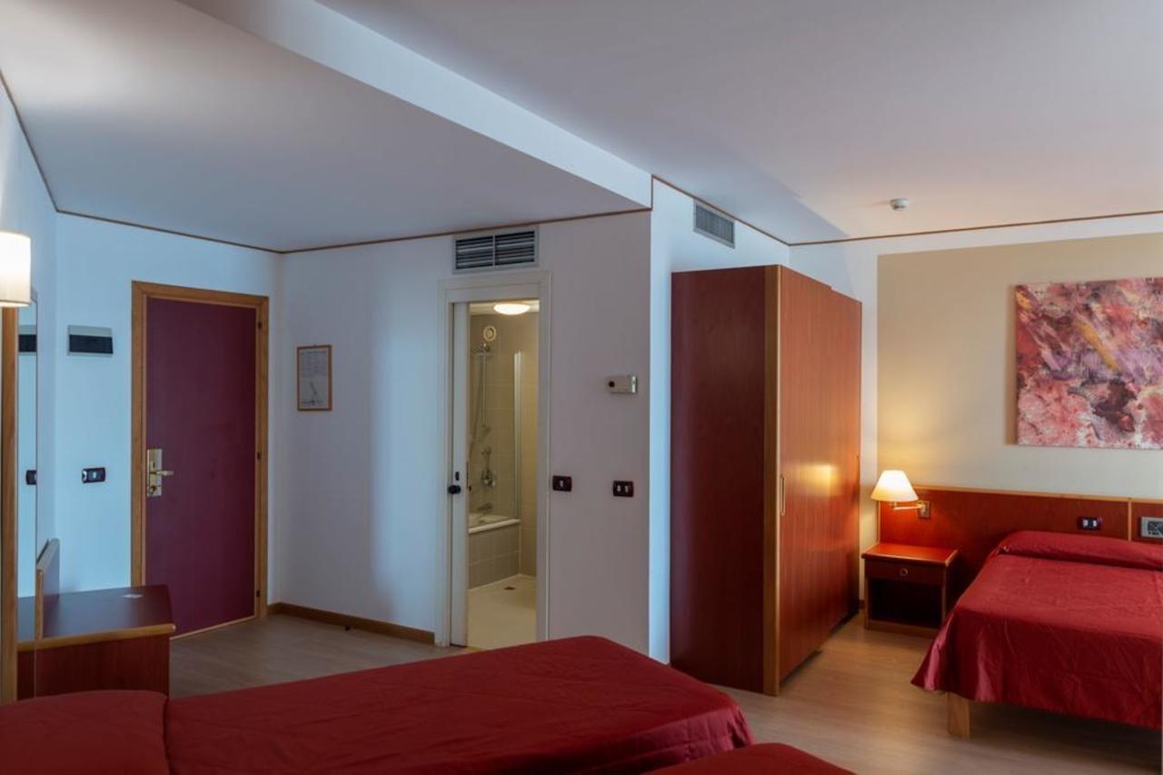 אלטאווילה מיליציה Hotel Torre Normanna מראה חיצוני תמונה
