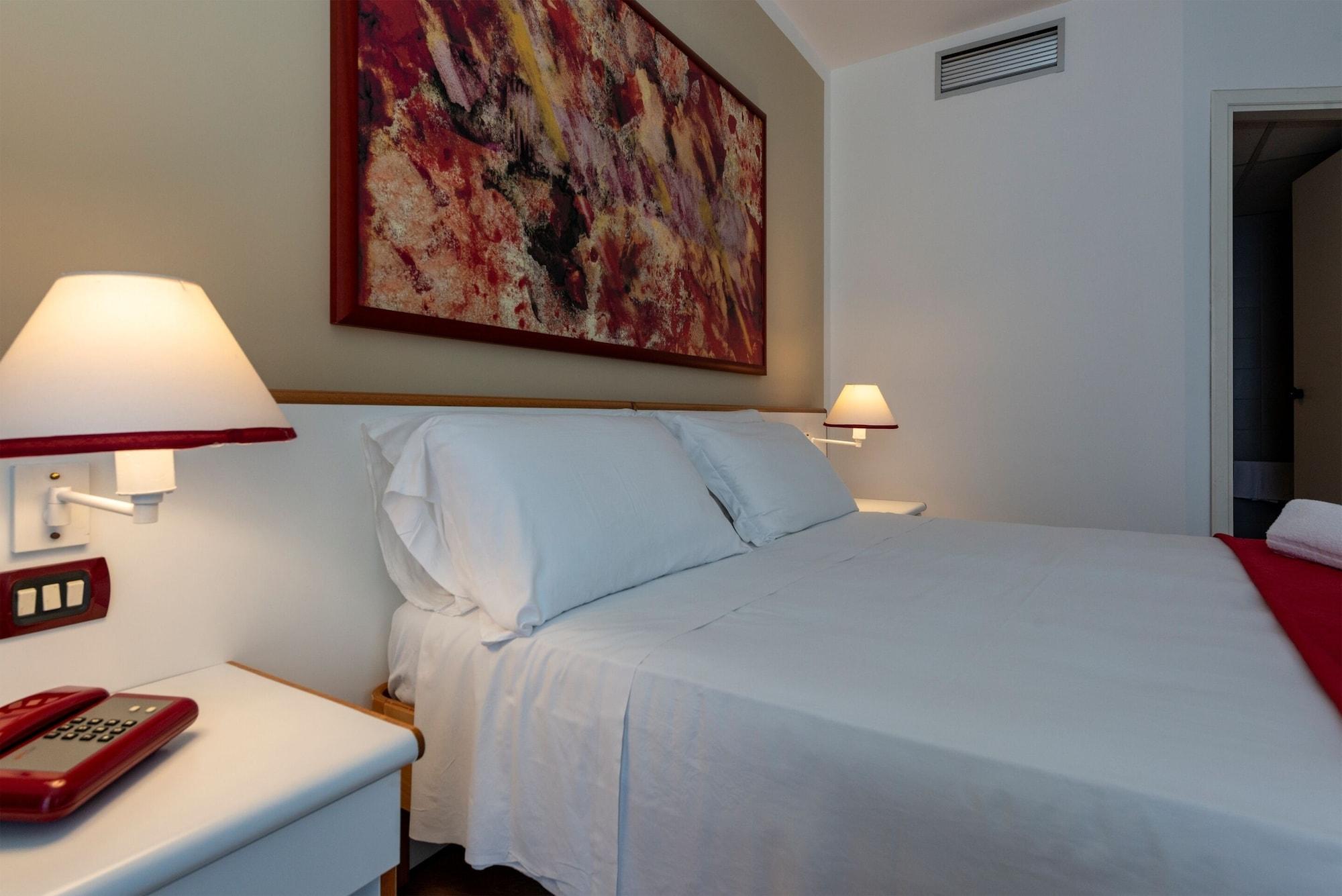 אלטאווילה מיליציה Hotel Torre Normanna מראה חיצוני תמונה
