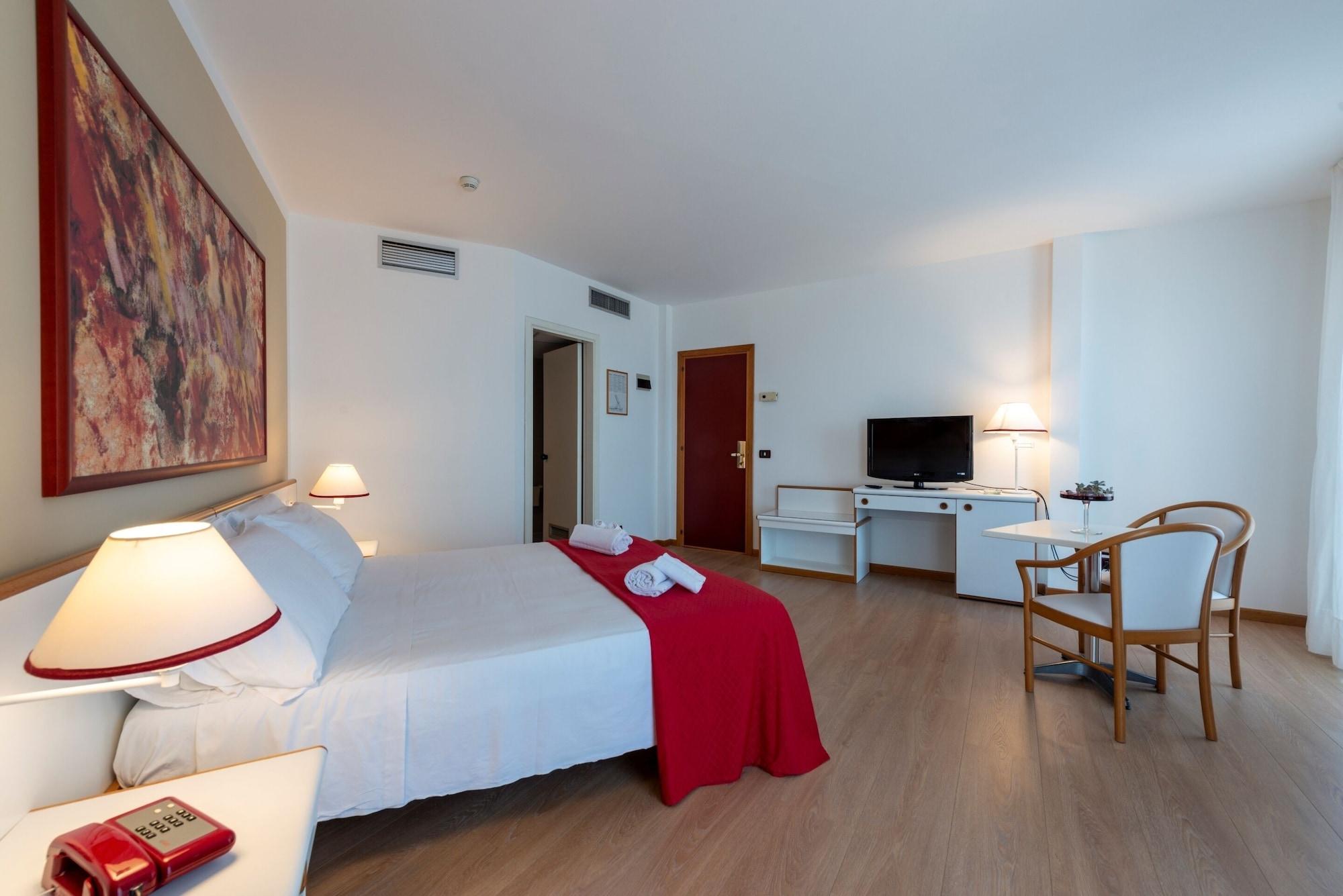 אלטאווילה מיליציה Hotel Torre Normanna מראה חיצוני תמונה