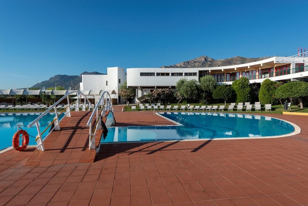 אלטאווילה מיליציה Hotel Torre Normanna מראה חיצוני תמונה