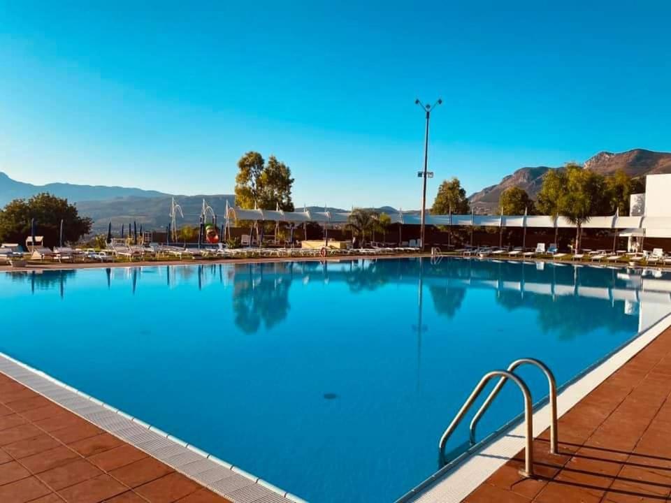 אלטאווילה מיליציה Hotel Torre Normanna מראה חיצוני תמונה
