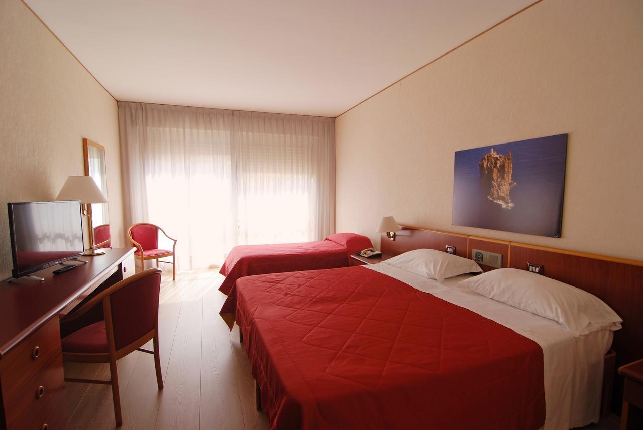 אלטאווילה מיליציה Hotel Torre Normanna מראה חיצוני תמונה