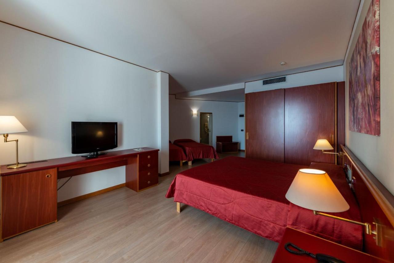 אלטאווילה מיליציה Hotel Torre Normanna מראה חיצוני תמונה