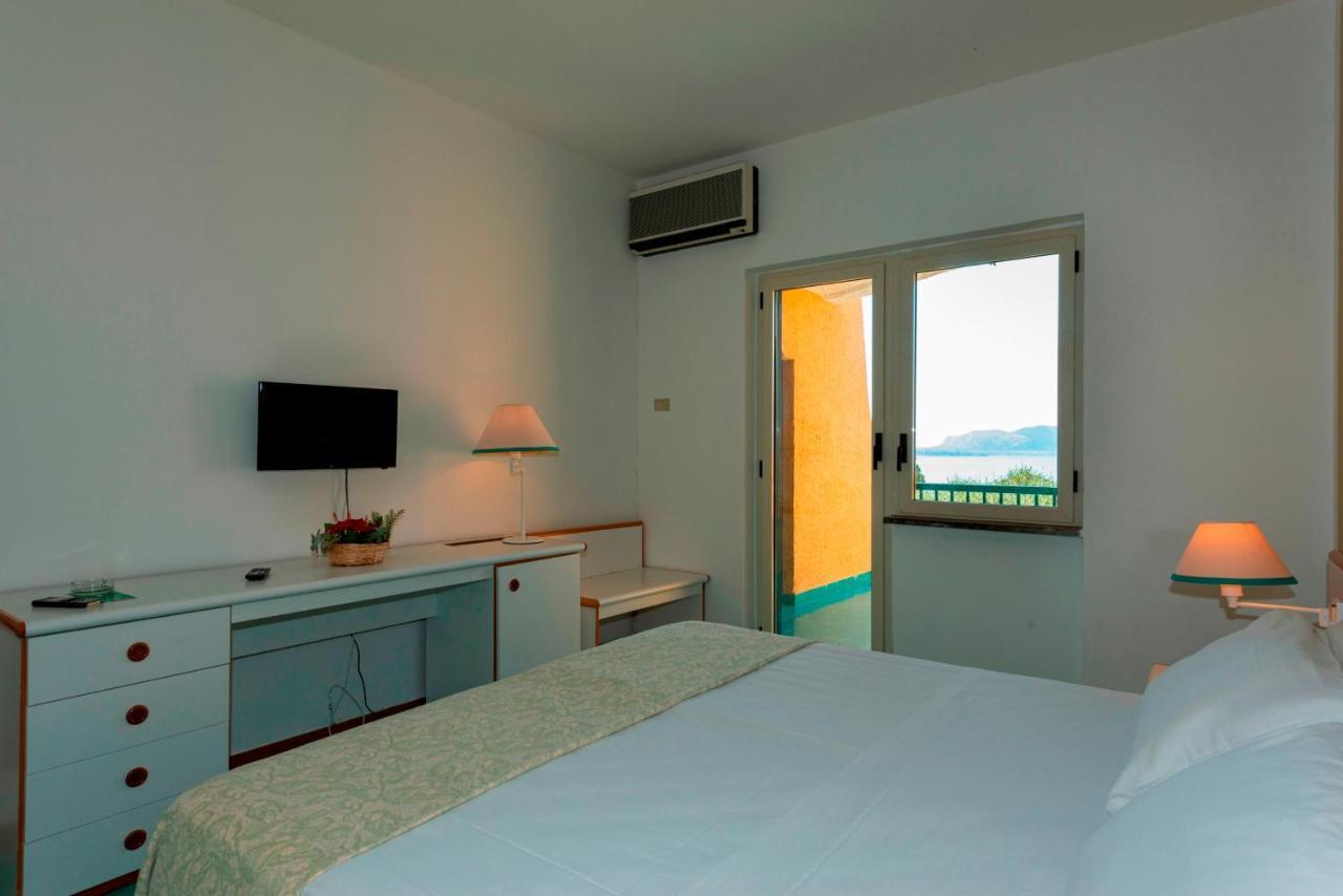 אלטאווילה מיליציה Hotel Torre Normanna מראה חיצוני תמונה