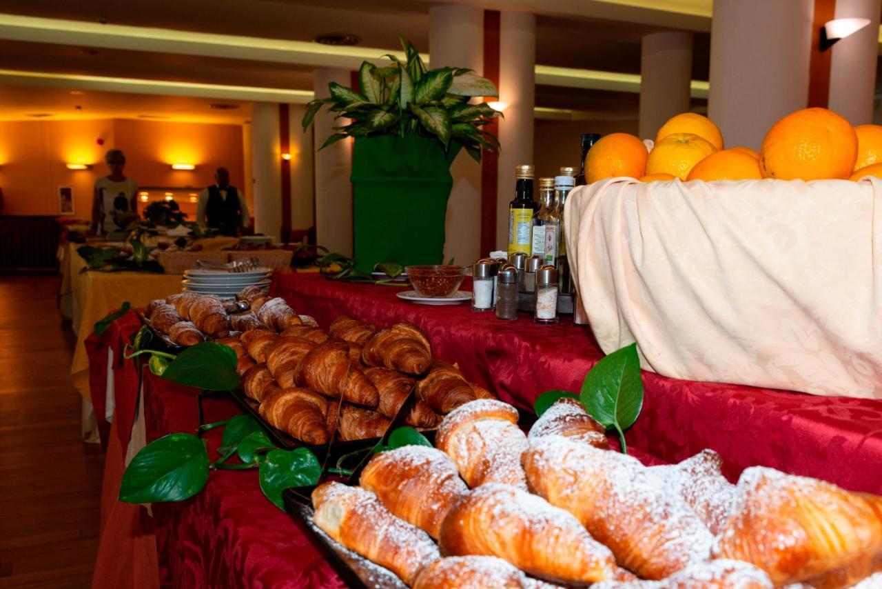 אלטאווילה מיליציה Hotel Torre Normanna מראה חיצוני תמונה
